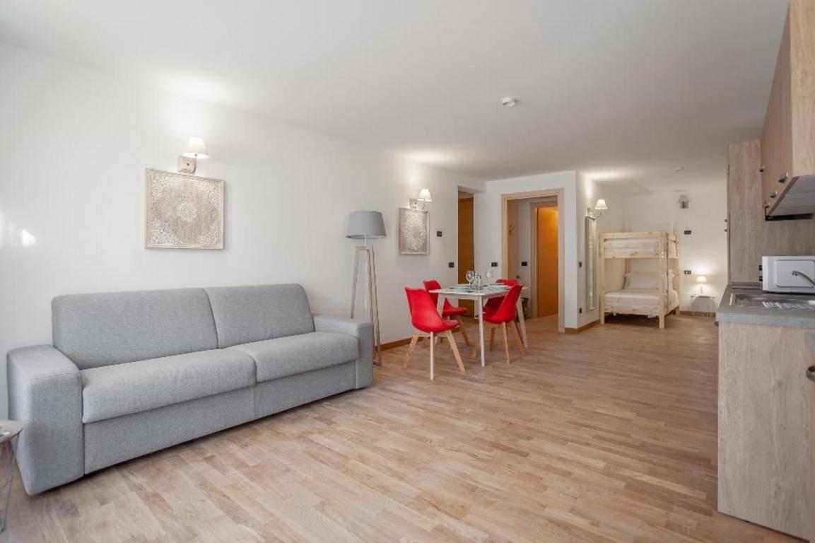 Gressoney Saint-Jean Halldis Apartments Bagian luar foto