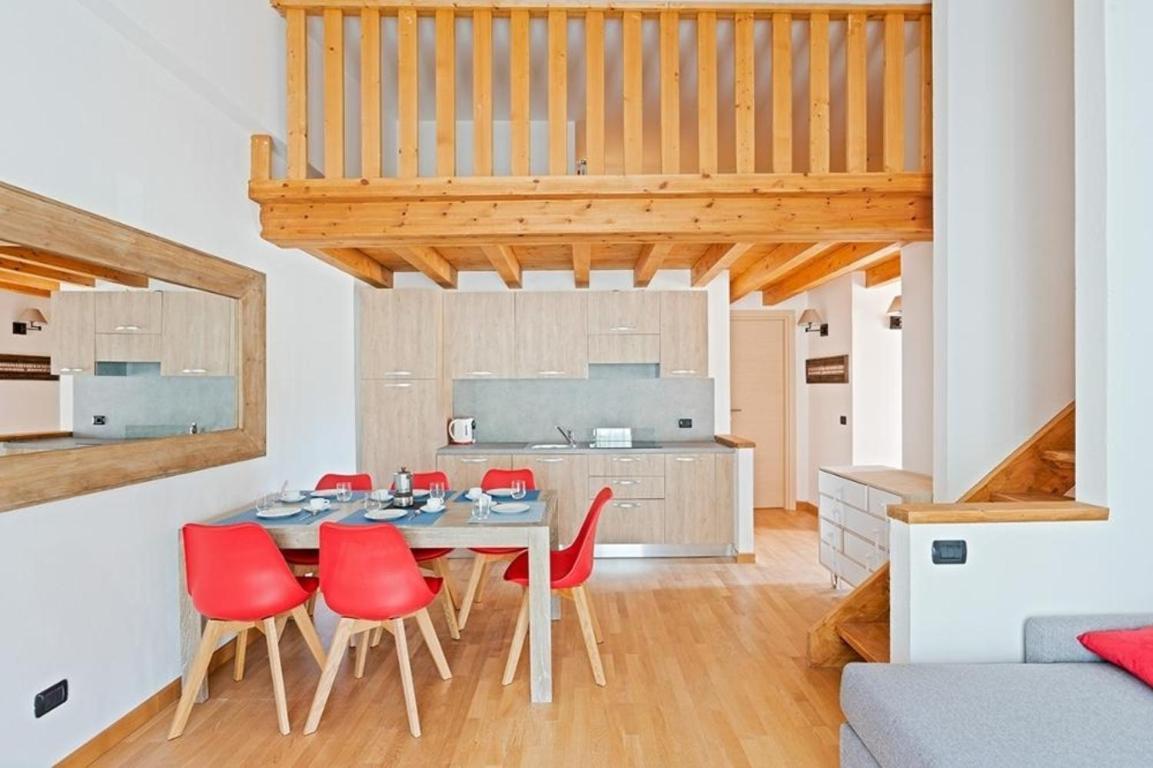 Gressoney Saint-Jean Apartments By Halldis Bagian luar foto